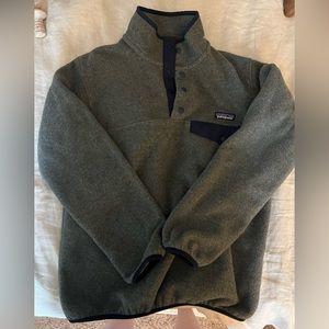 Patagonia, pullover, size small. In great condition